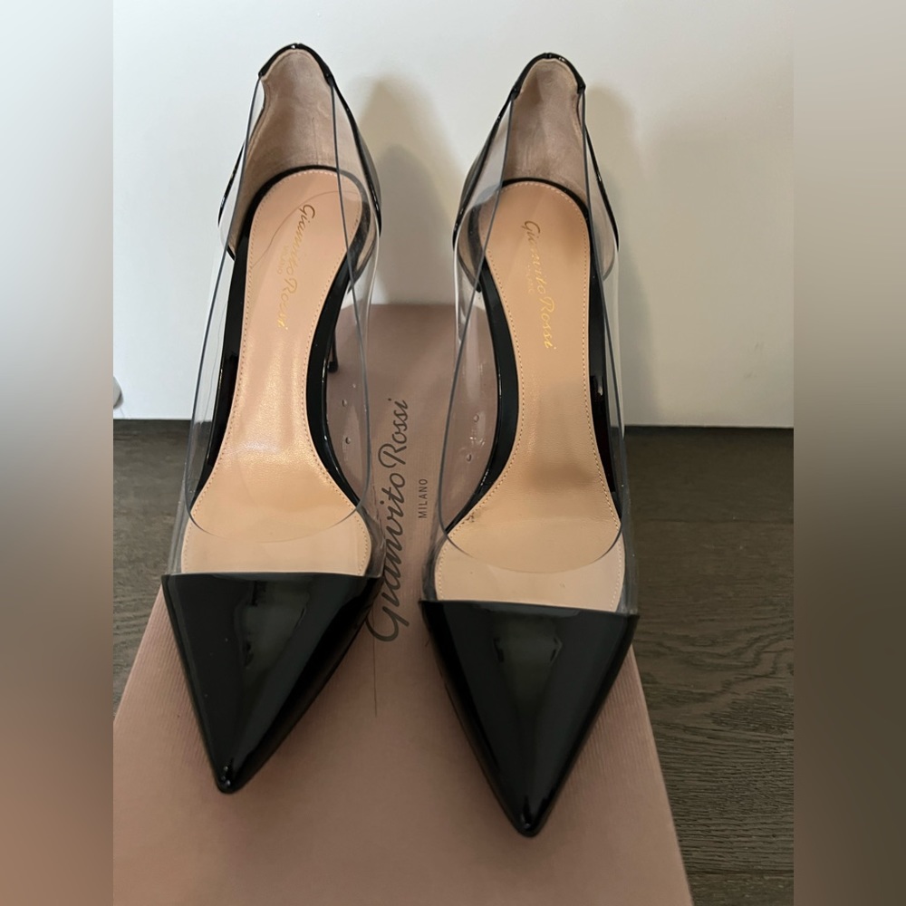 New with Box Gianvitto Rossi Plexi 70 Pump size 37